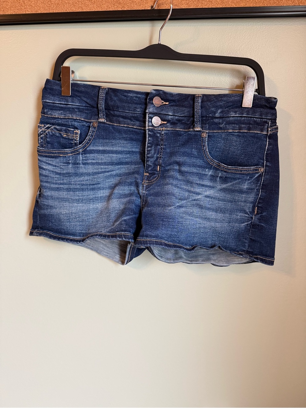 Buckle Dark Blue Scallop Hem Denim Shorts